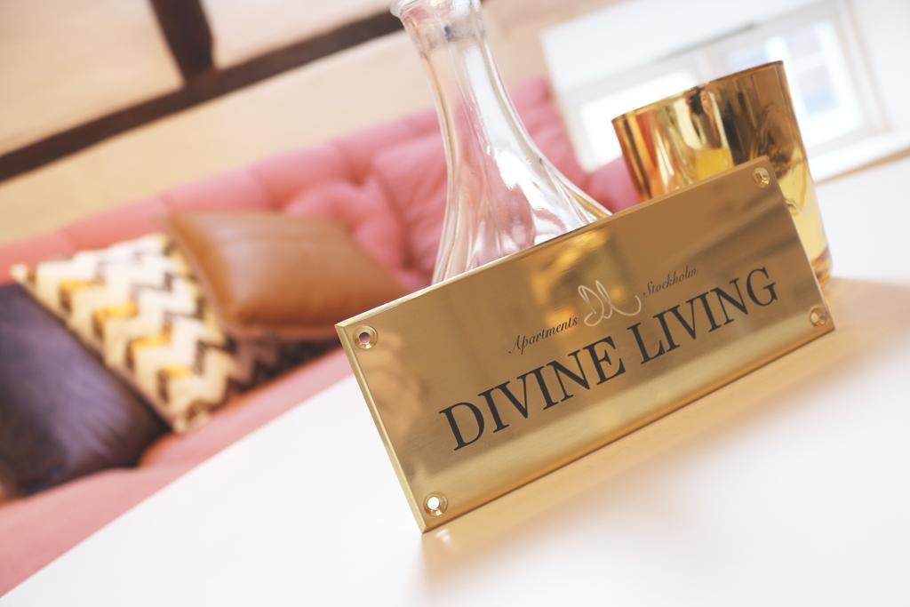 Divine Living - * 斯德哥尔摩